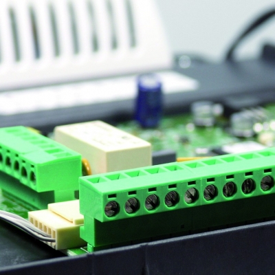 4001Kit (4A)/4003Kit (1,5A)
Centrale Sil-Bus Metal